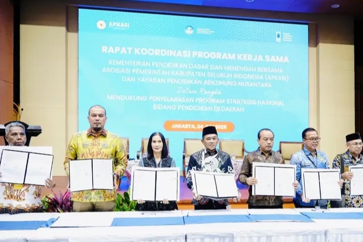 Tingkatkan Kualitas SDM, Bupati Inhu Teken MoU Strategis dengan YPAN di Jakarta