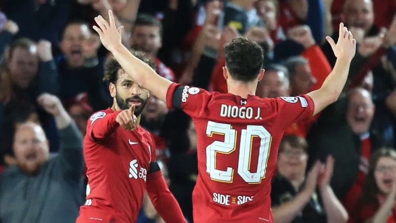 Liverpool Menang Tipis 2-1 atas Ajax