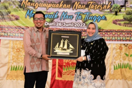 Bupati Kasmarni Hadiri Halal Bihalal dan Pelantikan IKLB Bengkalis