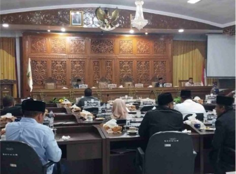 Pemkab Tinjau Ulang Hak Keuangan, Anggota DPRD Kuansing Terancam Tak Gajian