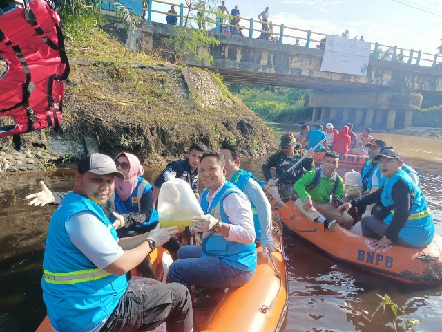 Peringati Hari Lingkungan Hidup Sedunia 2023, PLN Tebar 5000 Bibit Ikan hingga Aksi Bersih  Sungai dan Pantai