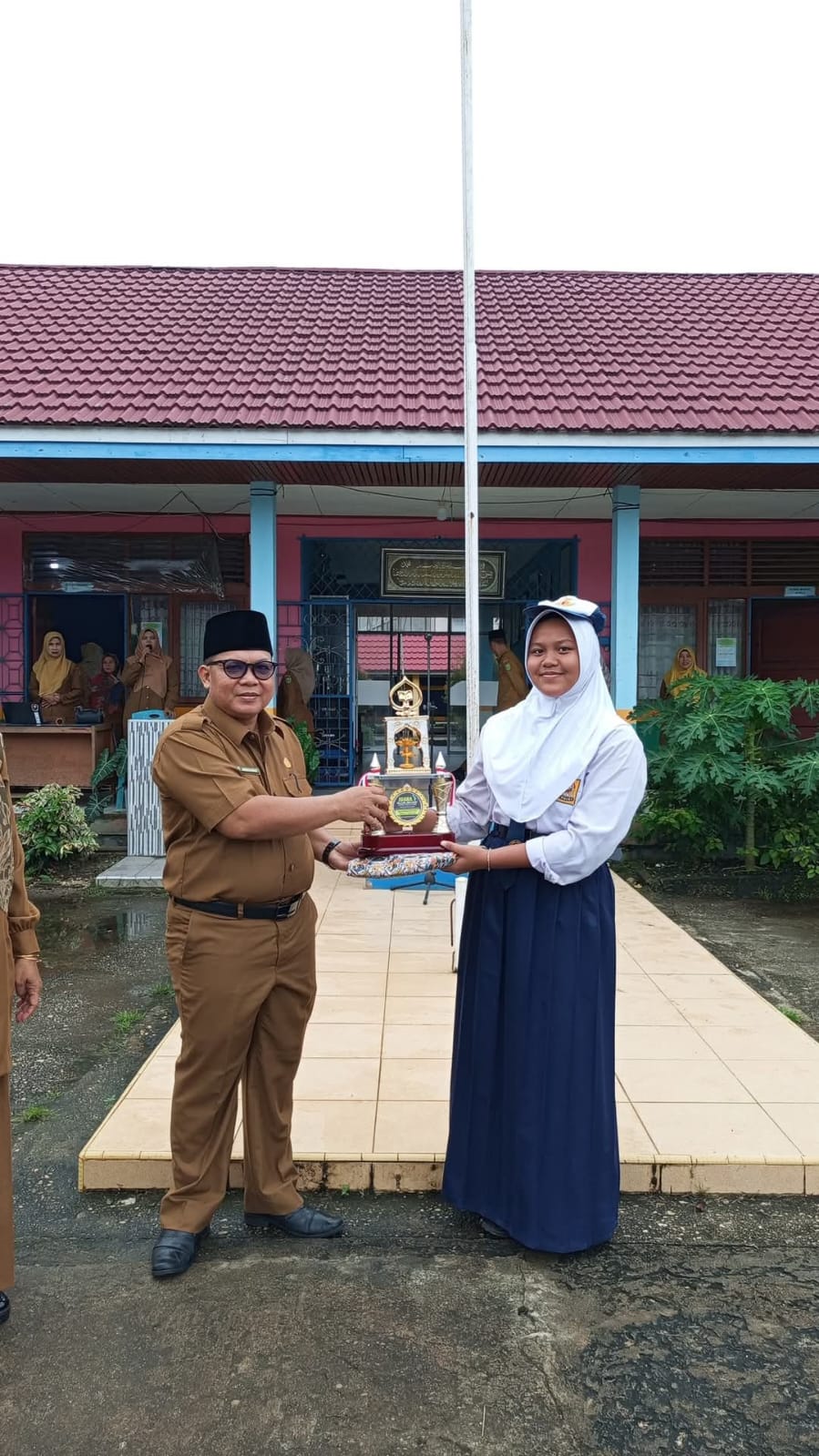 SMP Negeri 2 Rengat: Sekolah Berbudaya Mutu dengan Segudang Prestasi