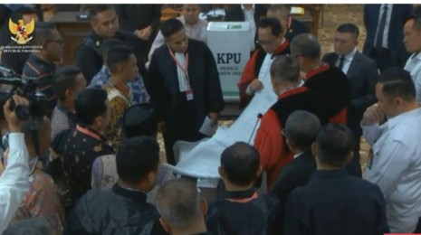 Hakim MK Minta KPU Buka Kotak Suara di Sidang Pileg: Kejadian Langka Ini
