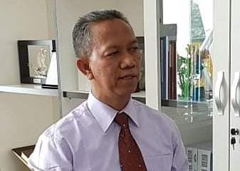 Rektor UIR  Raih Penghargaan Pembina Olahraga Berprestasi di Riau