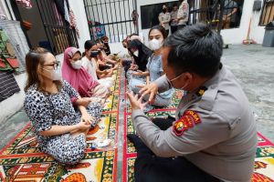 Tim Psikologi Polda Riau Berikan Konseling Psikososial Bagi Tahanan Wanita