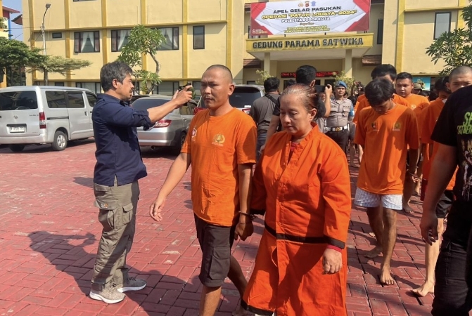 Wanita Setengah Baya Sembunyikan Sabu di Kemaluan untuk Kelabui Polisi