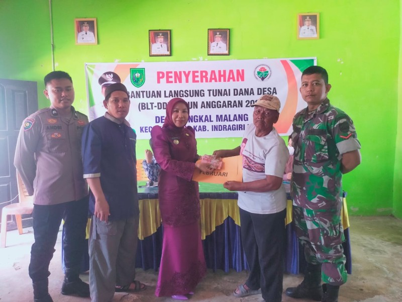 BLT Dana Desa Bongkal Malang Tersalurkan Sebelum Idulfitri, Bantu Warga Persiapkan Kebutuhan Hari Raya