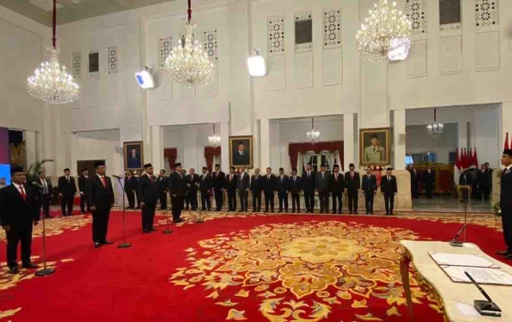 3 Menteri dan 1 Wakil Menteri Resmi Dilantik Presiden Jokowi