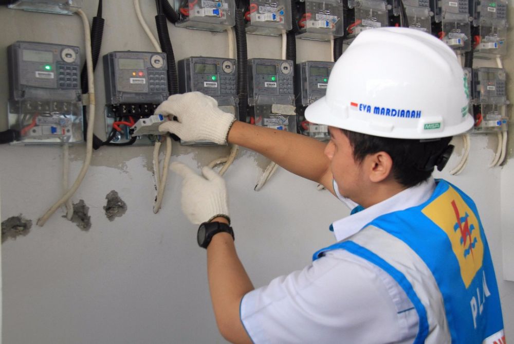 Pemerintah Salurkan Bantuan Pasang Listrik Baru ke 83.000 Rumah Masyarakat Kurang Mampu