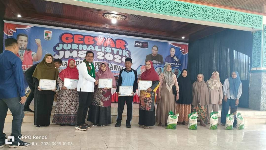 Bupati H. Zukri SE Berikan 5 Penghargaan Sahabat JMSI Pelalawan Pada Acara Gebyar Jurnalistik