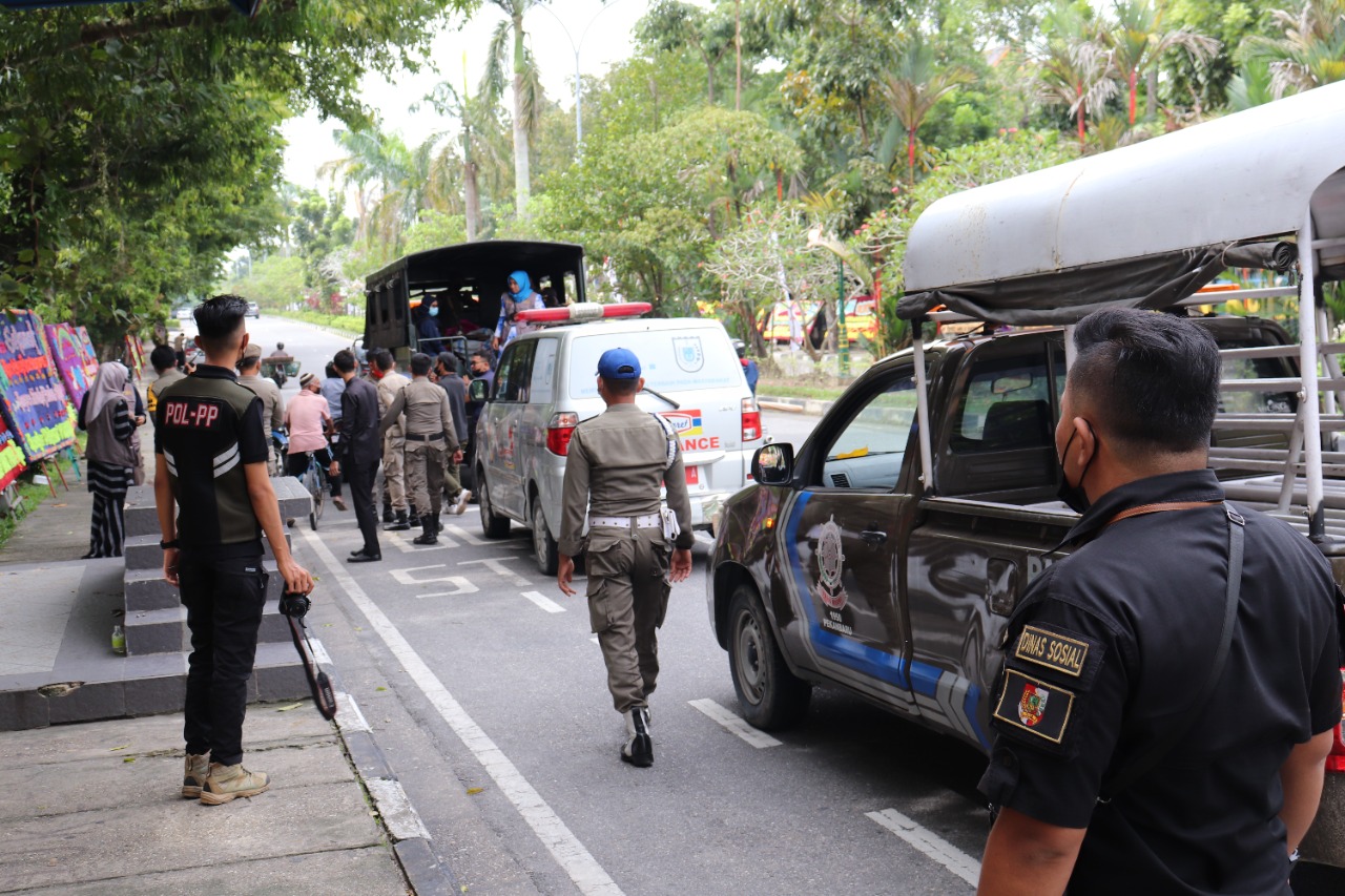 2 Ruas Jalan, Dinsos Pekanbaru bersama Satpol PP Jaring 29 Gepeng