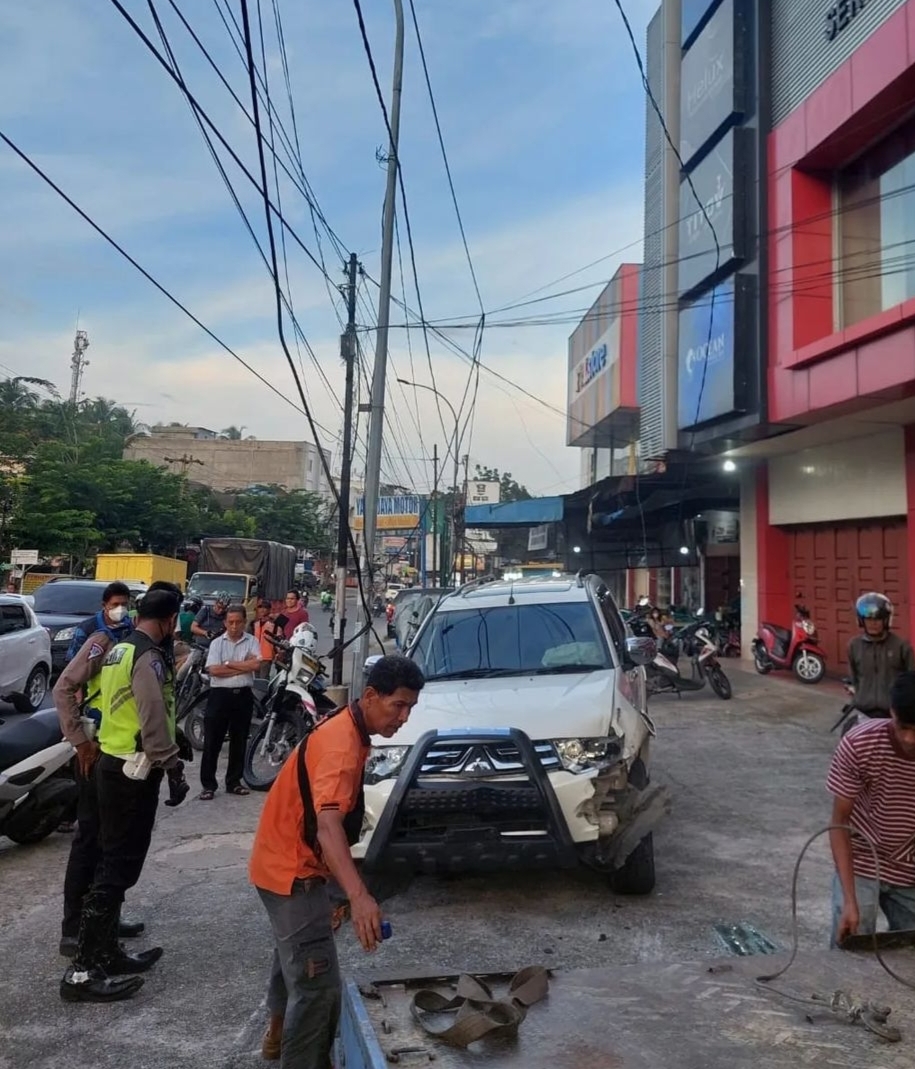 Tabrakan Beruntun Terjadi di Jalan Harapan Raya Pekanbaru