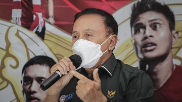 Bus Thailand Dirusak Suporter, Iwan Bule Minta Maaf dan Menyesal