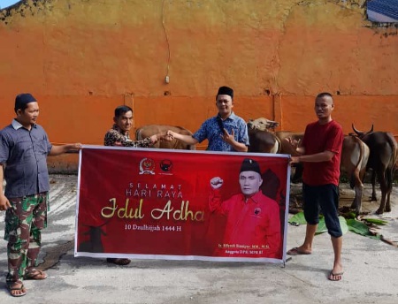 Sebagai Bentuk Bela Rasa dan kepedulian Terhadap Sesama saudara, Effendi Sianipar Sumbangkan 5 Ekor Sapi