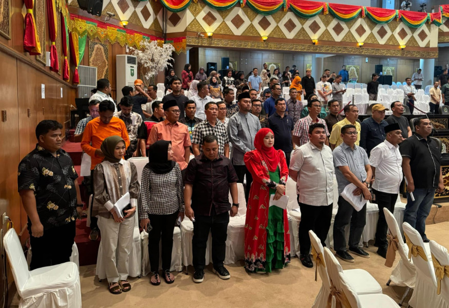 Dodi Nefeldi SPBU Dimomen Gladi Pengucapan Sumpah Janji Anggota DPRD Riau 2024-2029