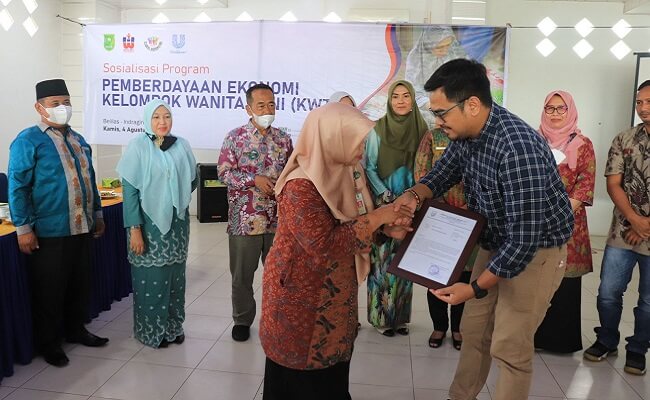 Para Istri Petani Sawit di Inhu Didorong Kembangkan Produk Lokal
