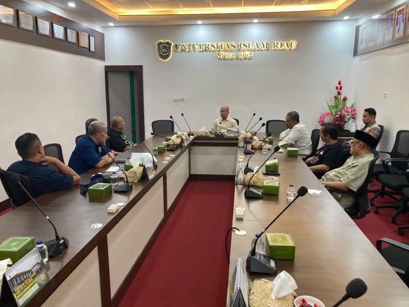 Rektor UIR Dukung Seminar Lingkungan Hidup dan UKW JMSI Riau, Siapkan Fasilitas Kampus