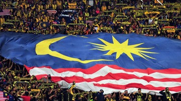 Viral Fan Malaysia Beri Hormat Pemain Thailand, FIFA Ikut Memuji