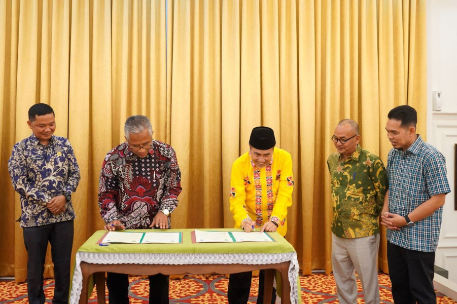 Jalin Kerjasama dengan UTP Malaysia, Gubri Syamsuar: Semoga Anak Riau Langsung Bekerja di Petronas