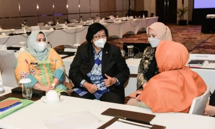 Menteri Siti Nurbaya bahas lingkungan hidup dengan Bupati Bengkalis dan Inhu