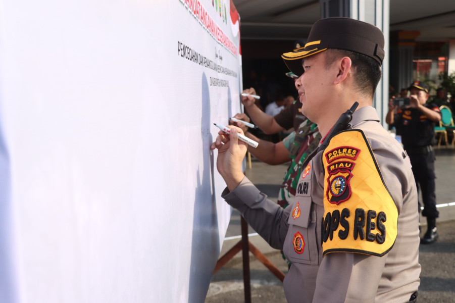 Cegah Karhutla, Pemkab Inhu, Polres dan Stakeholder Terkait Tanda Tangani Deklarasi