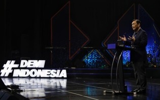 Luhut Sebut Masyarakat yang Tak Beralih ke Kendaraan Listrik Akan Rugi