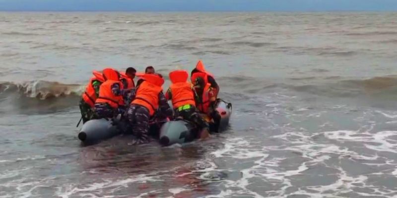 TNI AL Kerahkan 2 KRI Tambahan Cari Korban KMP Tunu Pratama Jaya