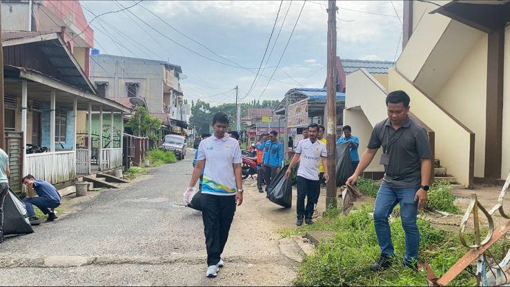 ULP Rengat Kota Gelar Aksi Bersih Lingkungan, Wujudkan Area Kerja yang Sehat dan Nyaman