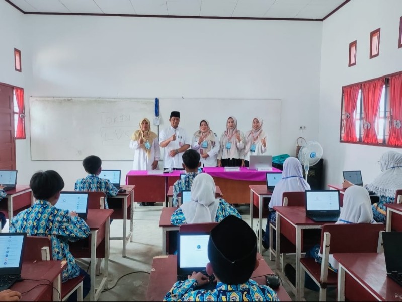 ANBK di SDN 021 Pasir Kemilu Berjalan Lancar, Korwil Disdikbud Rengat Lakukan Pemantauan Langsung