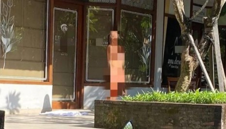 Wanita Bule Bugil 1 Jam di Depan Toko Perhiasan di Bali, Jadi Tontonan Warga