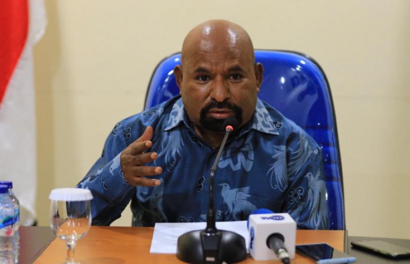 KPK Geledah Rumah Gubernur Papua Lukas Enembe