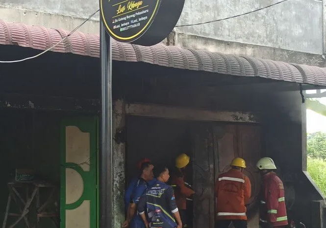 Bengkel di Pekanbaru hangus akibat mesin gerinda