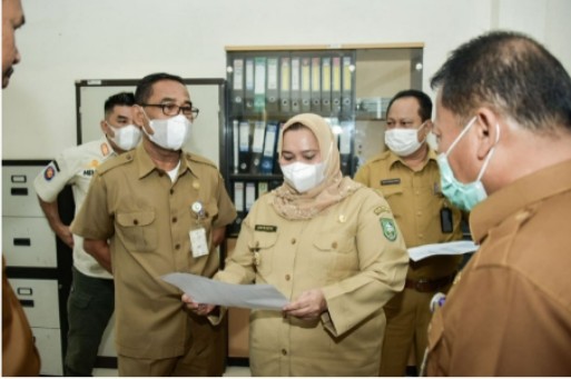 Bupati Bengkalis Sidak ke Sejumlah Kantor di Kecamatan Pinggir