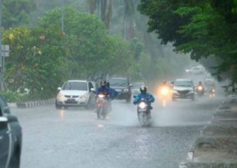 Akhir Pekan, Riau Berpotensi Diguyur Hujan Lebat Disertai Petir dan Angin Kencang