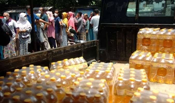 Jerit Emak-emak Harga Minyak Goreng Kemasan di Minimarket Melonjak