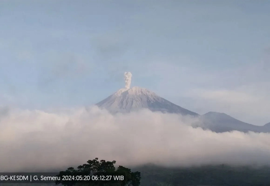 Gunung Semeru Kembali Erupsi