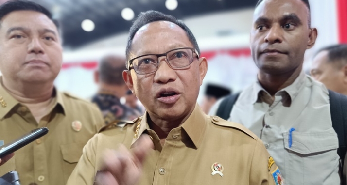 Mendagri Pilih Main Aman Tanggapi Sindiran Mahfud ke KPU