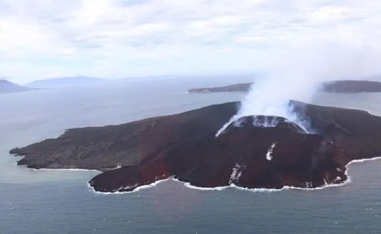 Gunung Anak Krakatau sejak Semalam Beberapa kali mengalami Erupsi