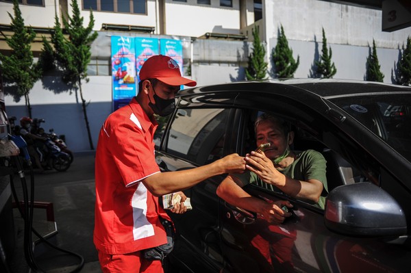 Tidak Harus Punya HP Canggih, Ini Cara Beli Pertalite dan Solar Subsidi