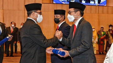 Menhub Lantik Dirjen Perhubungan Darat dan Laut