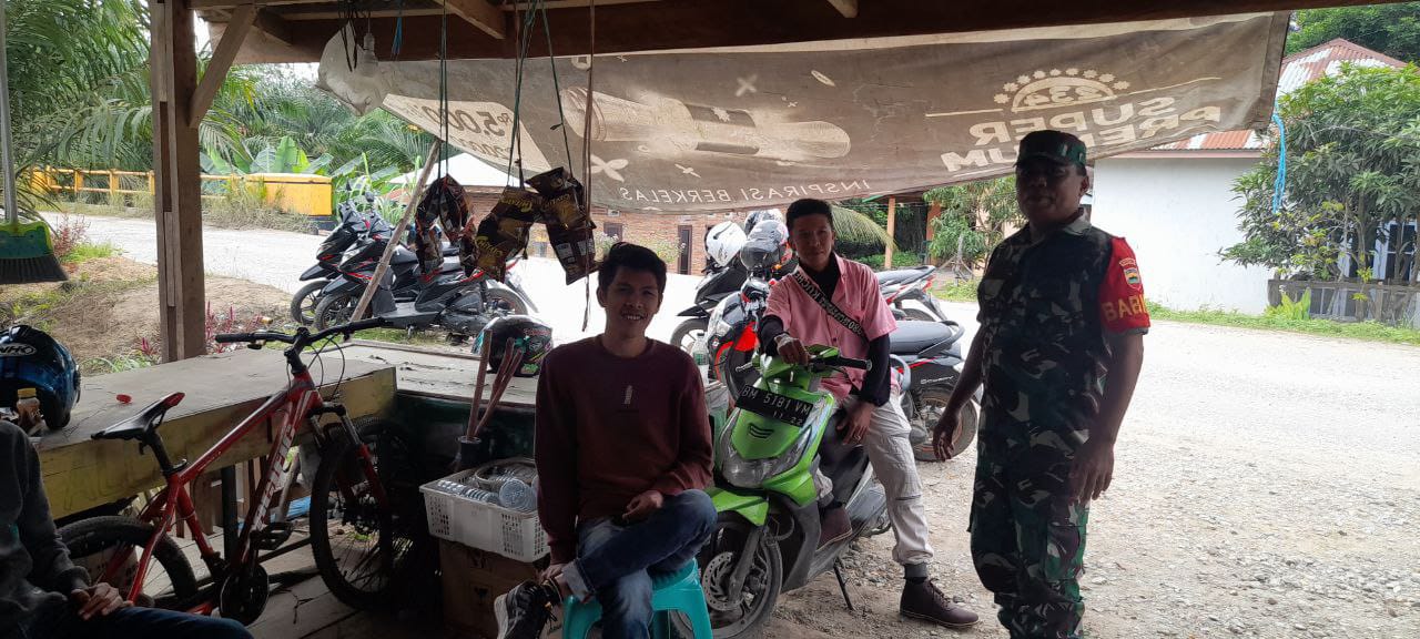 Kopka Thasarrudin Laksanakan Kegiatan Komsos dengan Pengendara Roda Dua