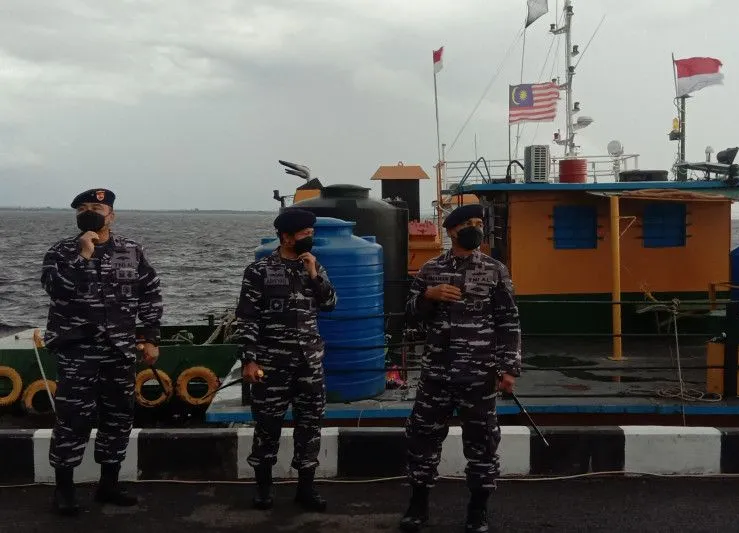 Kapal Angkut Jutaan Ton Palm Acid Oil diduga non Prosedural diamankan TNI AL di Perairan Bengkalis