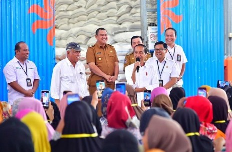 Pemerintah Lanjutkan Bantuan Pangan Beras, tapi Tak sampai Desember