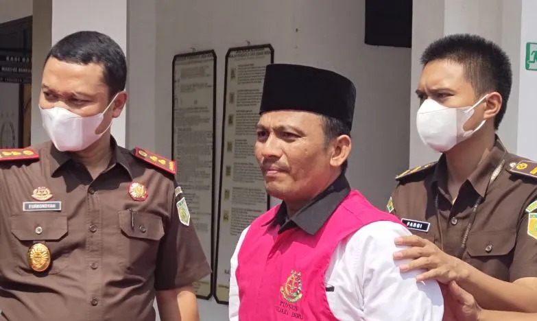 Dugaan Korupsi Rp471 Juta, Kades Inisial A ditahan Penyidik Kejari Inhu