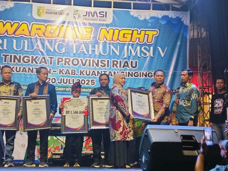 AKP Adam Efendi Terima Penghargaan Polisi Inspiratif Pemberantasan Narkoba