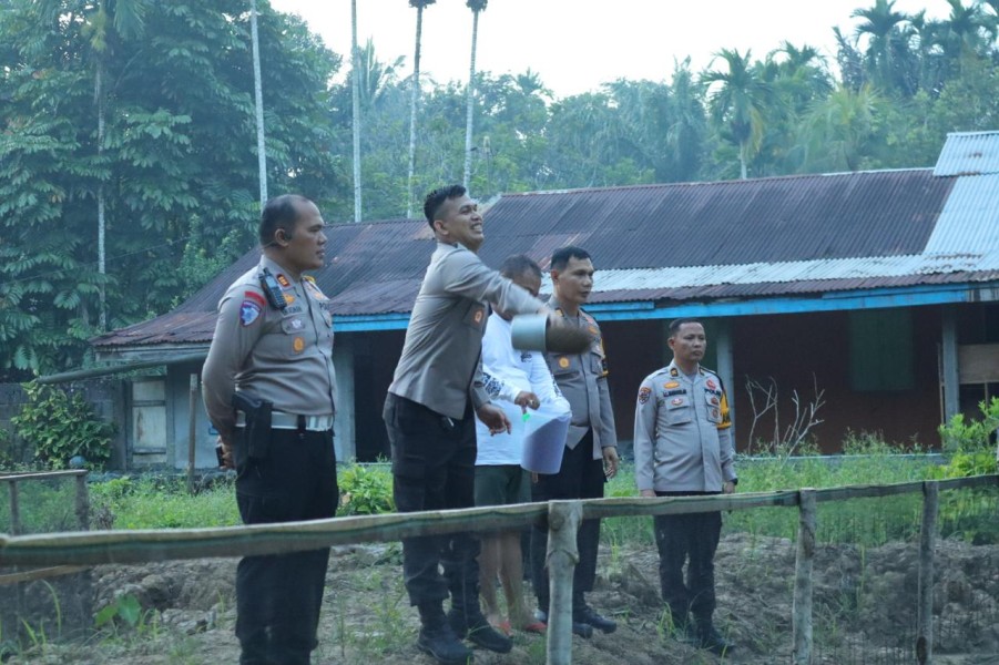 Jelang Lebaran, Kapolres Inhu Pastikan 6.000 Bibit Ikan Siap Dukung Ketahanan Pangan
