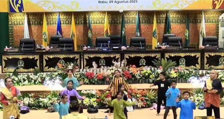 Kasihannya, Teater Selembayung Diusir dari Paripurna Istimewa HUT ke-66 Riau, Padahal Pemerannya Anak-anak