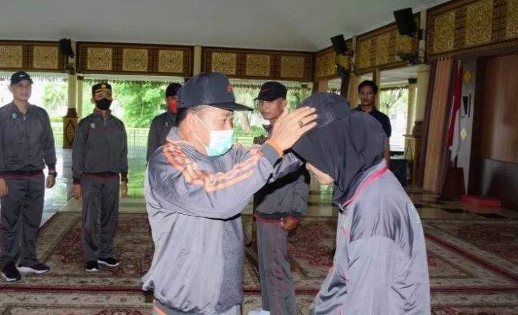 Lepas Atlet Popda, Bupati Bengkalis minta Harumkan Nama Daerah