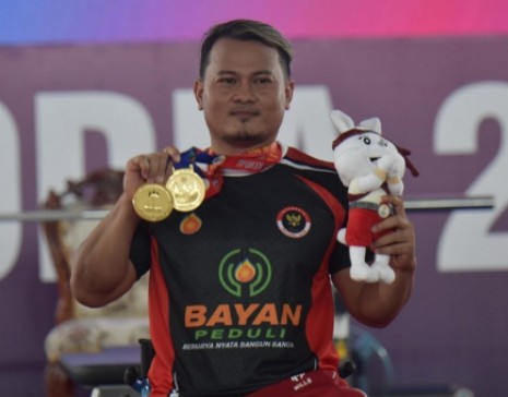 Tampil Perdana, Atlet Para Angkat Berat Margono Sumbangkan Dua Emas