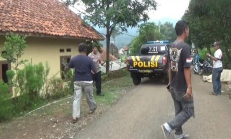 Diduga Cabuli 15 Santriwati 3 Tahun, Rumah Pimpinan Ponpes Dirusak Warga
